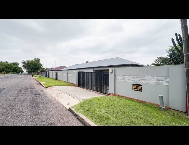 5 BEDROOM HOUSE FOR SALE IN ALBERTON NORTH